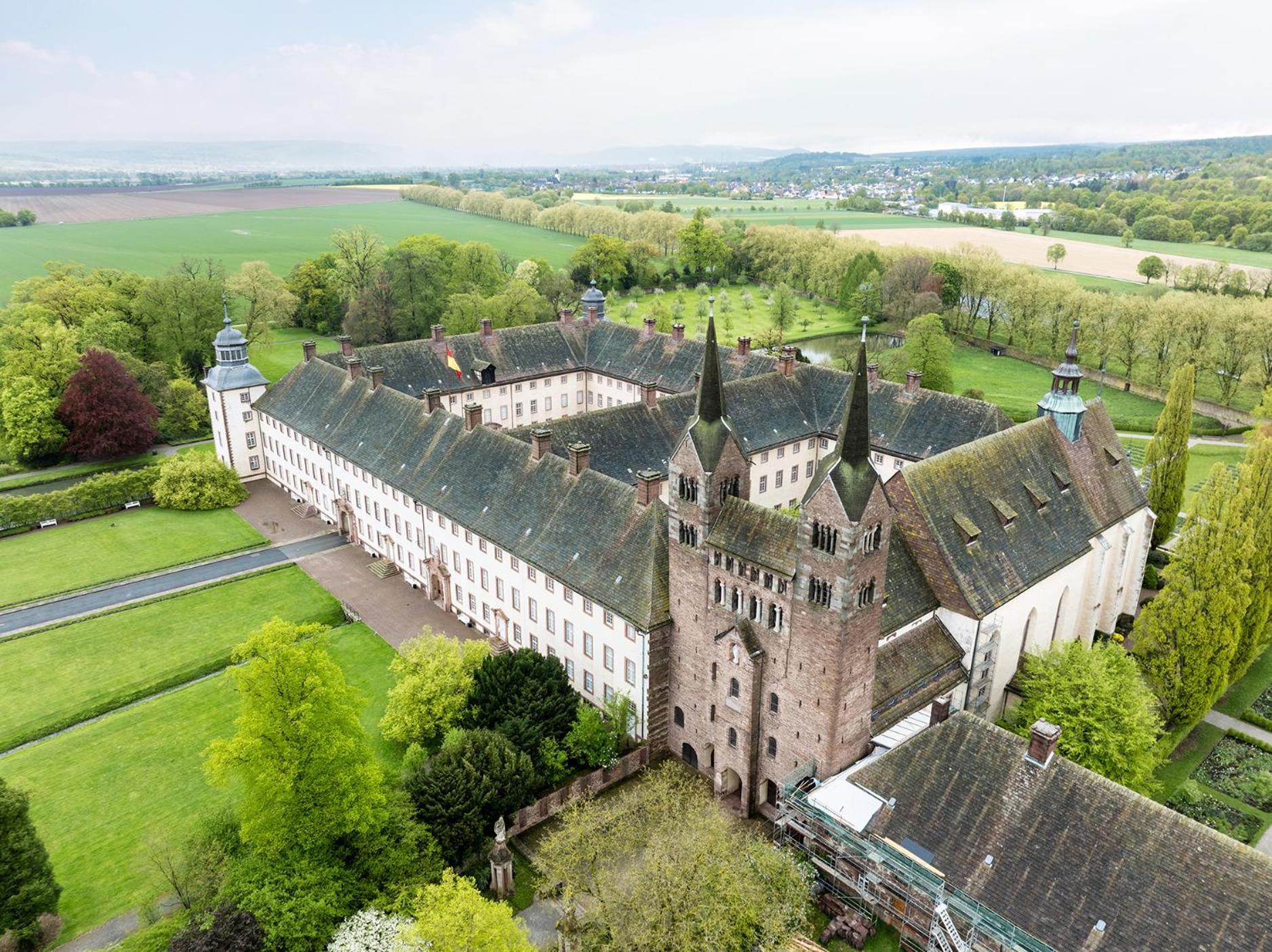 Luxus Wohnen Im Schloss Corvey Fuer 1-6 Gaeste Im Unesco Weltkulturerbe Hoexter Weserbergland Free W-Lan Parken Netflix Fuer Familien Paare Und Geschaeftsreisende Inkl Handtuecher Seife Nintendo Switch Uvm Eksteriør bilde
